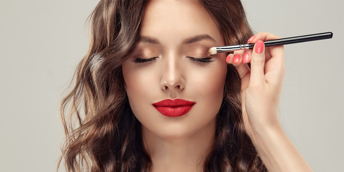 Study suggests that women wearing heavier makeup are perceived as