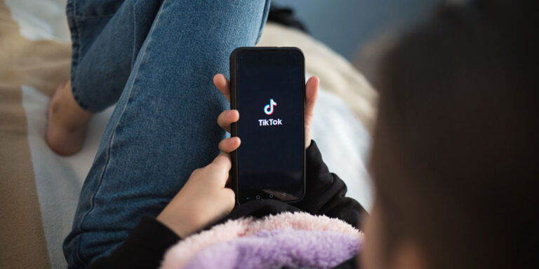 New Study Identifies The Most Definitive Signs Of "TikTok Addiction"